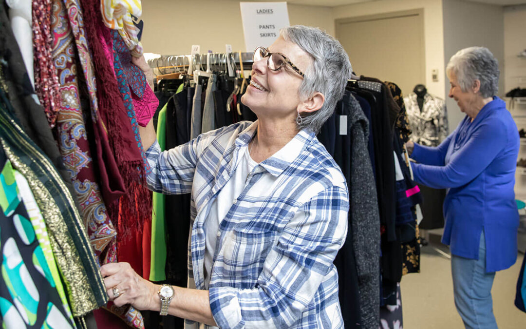 Laura’s Home Clothing Room Volunteer